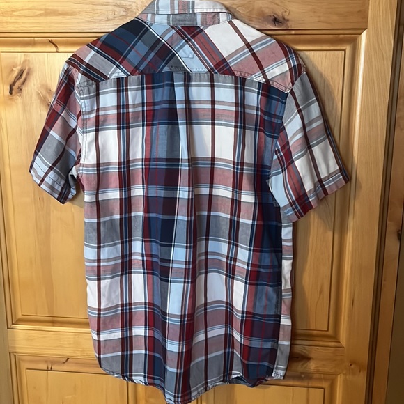 Levi’s Plaid Button Up Shirt - Picture 2 of 7